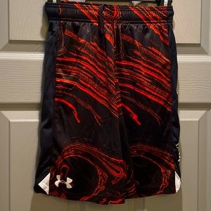 Under Armour Boys Shorts SZ M.